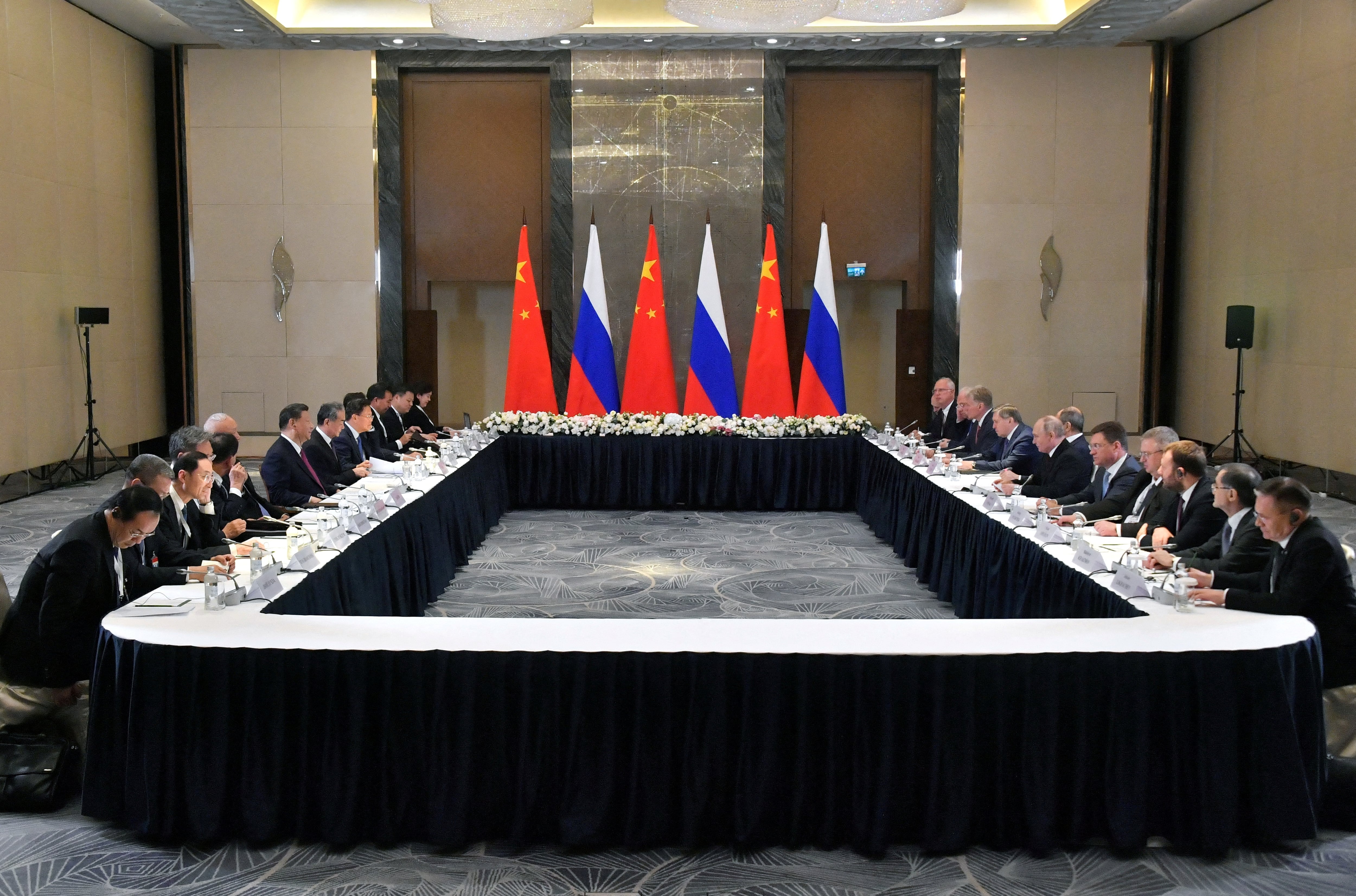 La OCS se concentró históricamente en asuntos económicos, pero cobró mayor relevancia durante los últimos años bajo el liderazgo de Rusia y China (REUTERS)