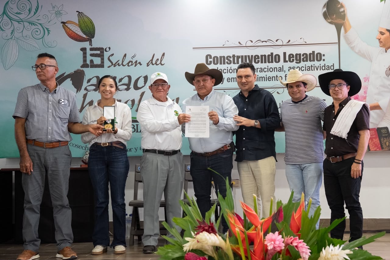 La programación incluyó la participación de 11 candidatas departamentales, el 13.º Salón del Cacao y Chocolate y muestras comerciales que impulsaron la actividad local.