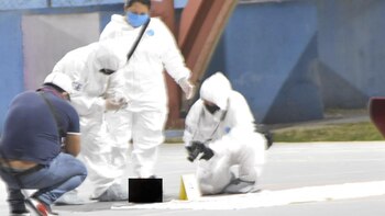 México rojo: hallaron narcomanta y