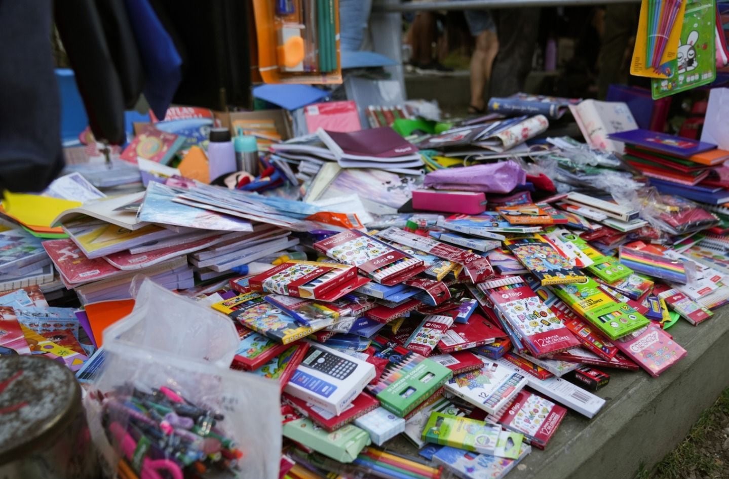 Parte de las donaciones que se recolectaron en Lomas