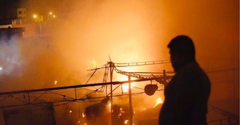 Bomberos trabajan intensamente para controlar