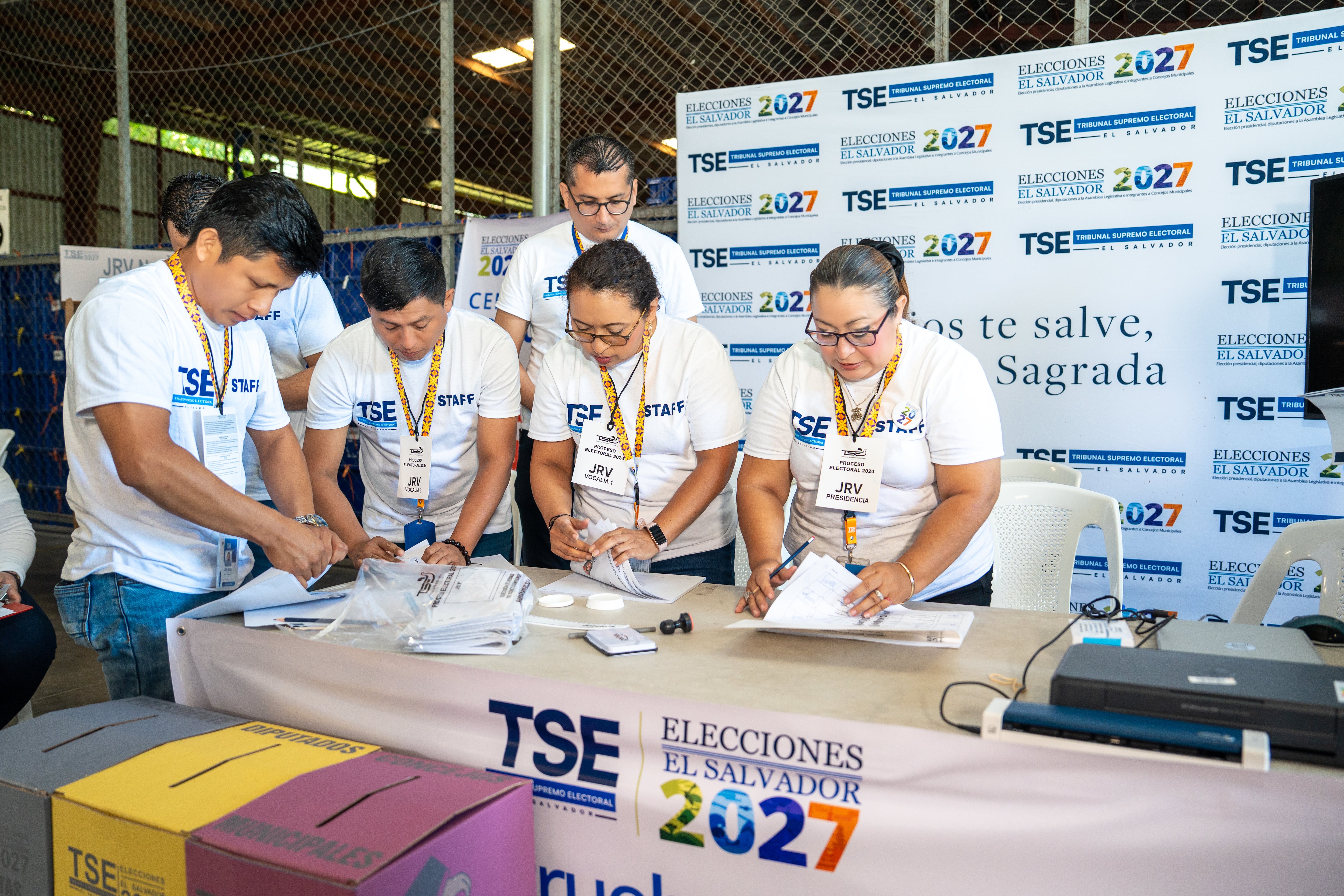 El Salvador: TSE realiza con éxito segunda prueba interna de escrutinio preliminar rumbo a las elecciones de 2027