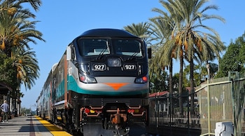 El sistema ferroviario Metrolink funcionará con esquema normal, sin embargo, el servicio Amtrak Rail 2 Rail® y su programa de código compartido quedarán suspendidos desde el viernes 22 de mayo hasta el martes 26 de mayo . Foto: Tripavisor