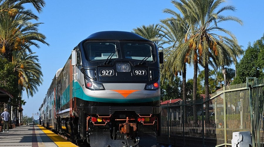 El sistema ferroviario Metrolink funcionará con esquema normal, sin embargo, el servicio Amtrak Rail 2 Rail® y su programa de código compartido quedarán suspendidos desde el viernes 22 de mayo hasta el martes 26 de mayo . Foto: Tripavisor