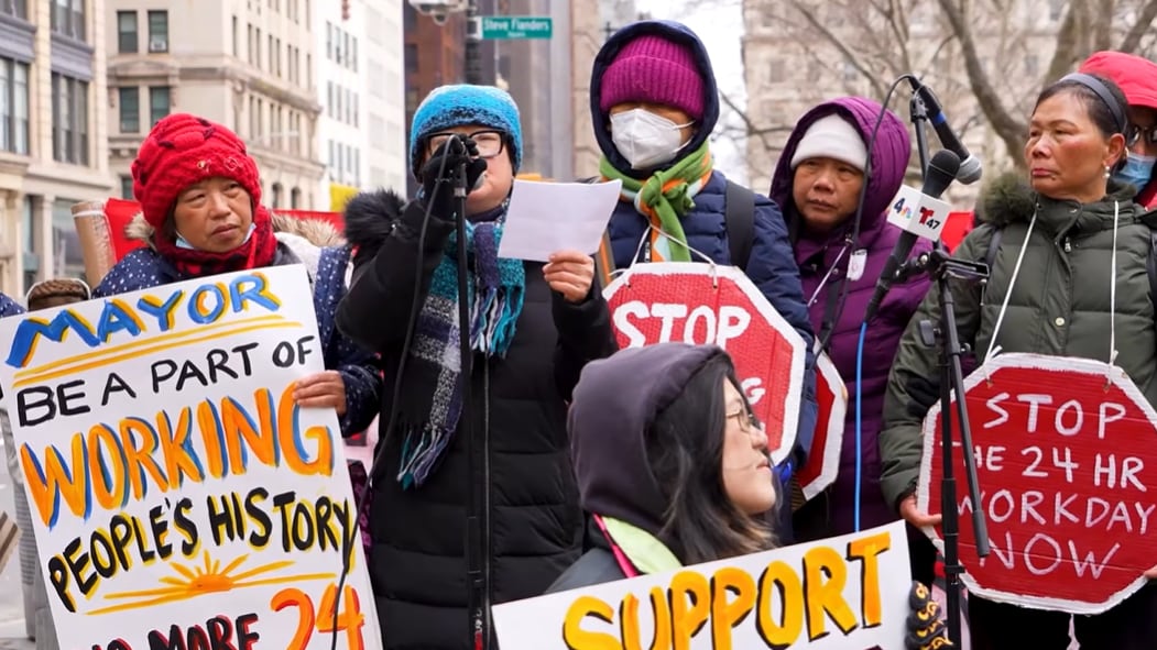 Las trabajadoras de cuidados domiciliarios reclaman fin de turnos de 24 horas en Nueva York