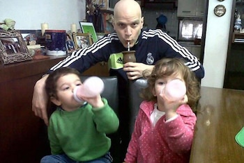 En pleno tratamiento en su