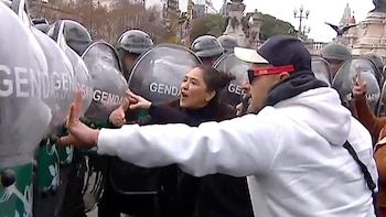 Manifestación frente al Congreso contra el veto de Milei a la Ley de Emergencia en Discapacidad