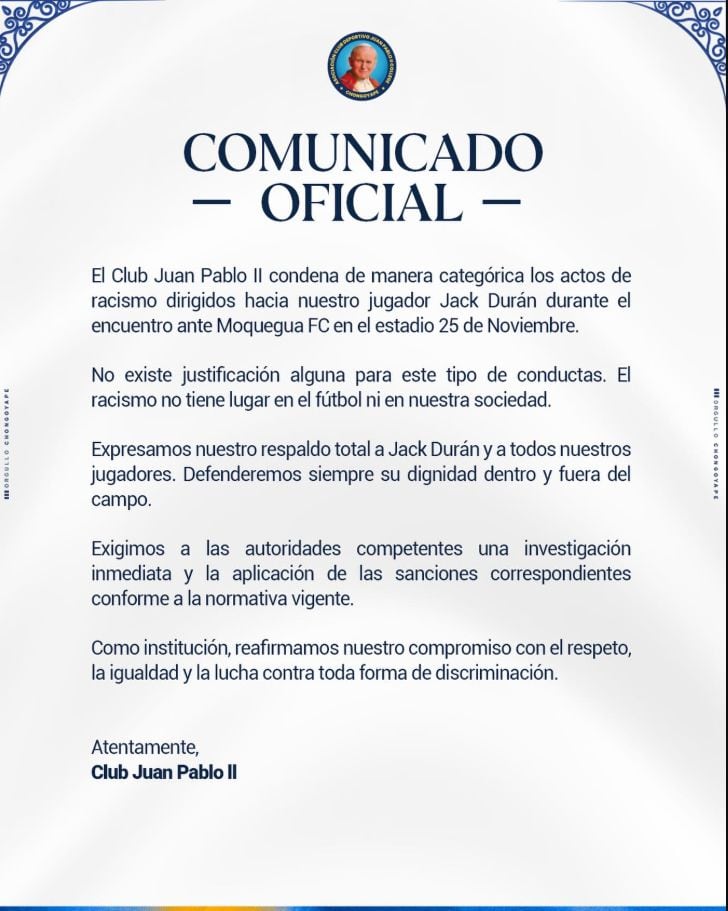 La activación del protocolo antirracismo marcó un punto de quiebre en el partido, obligando a detener el juego y evidenciando la urgencia de respuestas firmes frente a actos de discriminación. (Juan Pablo II)