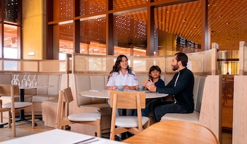 El programa TEC Alianza, creado junto a la Universidad de los Andes, conecta formación modular con los requerimientos del sector productivo.