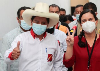 Pedro Castillo formalizó una alianza