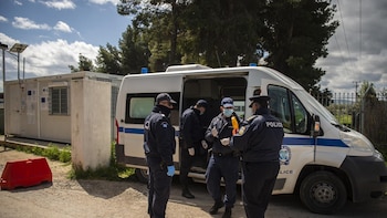 Detenidas en Grecia ocho personas, entre ellas el líder del partido ultraderechista LAOS, por fraude y evasión