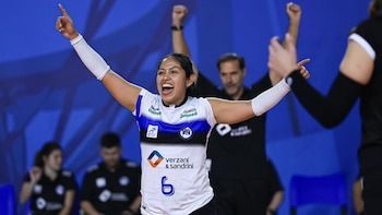 Paola Villegas debutó con victoria en el vóley brasileño: Pinheiros celebró en el Campeonato Paulista