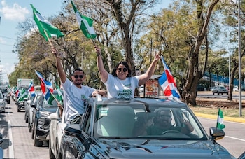 Caravana 'verdiblanca' reunió a miles