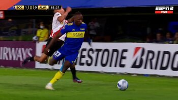 Luis Advíncula ha tagliato il