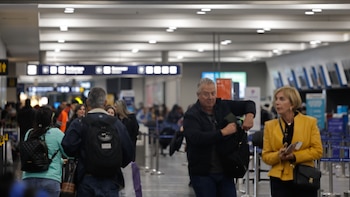 El Gobierno intimó a garantizar el 75% de los servicios tras el anuncio de paros en aeropuertos de todo el país