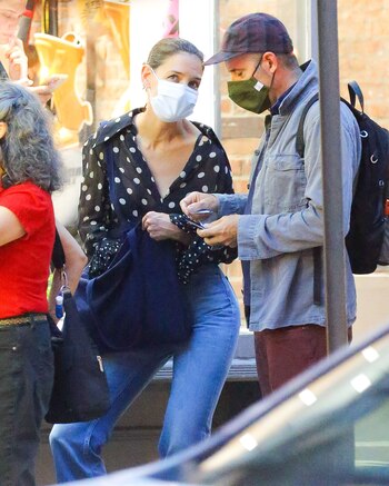 Una salida distinta. Katie Holmes