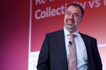 Daron Acemoglu asegura que las empresas no pueden apostar por la IA para reemplazar a todos sus empleados. REUTERS/Alkis Konstantinidis