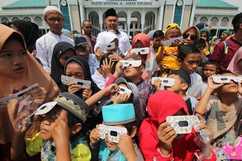 Chicos se fascinan con el