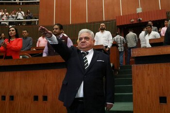 Gustavo Alarcón es juramentado como