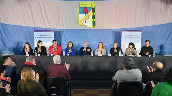 Larroque llevó sus "charlas compañeras"