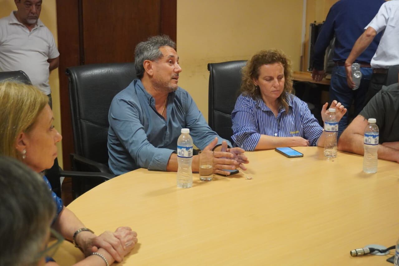 Sergio Sasia y Maia Volcovinsky, en la reunión realizada en Azopardo 802