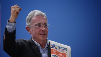 Expresidente Uribe se fue de