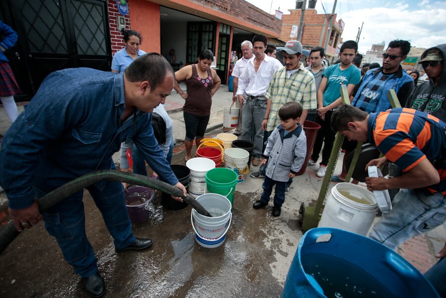 La Empresa de Acueducto y Alcantarillado de Bogotá anuncia cortes de agua del 7 al 10 de abril de 2026, afectando múltiples barrios y localidades - crédito Colprensa