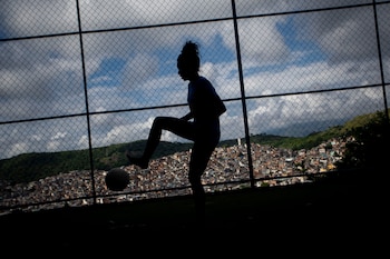 Entrenador de fútbol femenino en