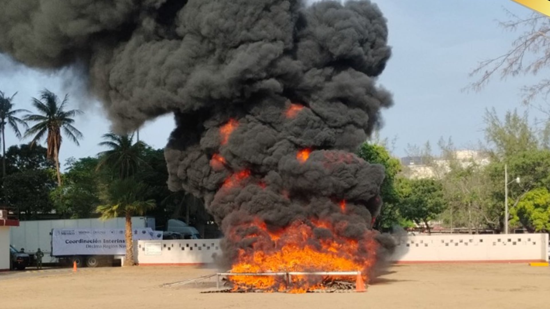 La destrucción controlada se realizo al interior del recinto naval. Crédito: Marina