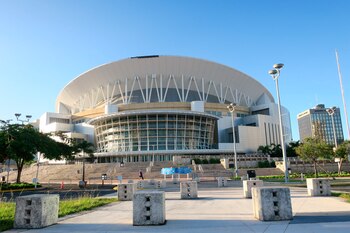 Fotografía donde se aprecia una vista frontal del Coliseo de Puerto Rico José Miguel Agrelot en la capital San Juan. EFE/Jorge Muñiz/Archivo