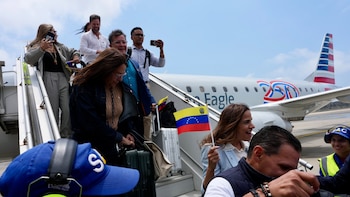 El primer vuelo directo desde EE. UU. aterriza en Caracas después de 7 años