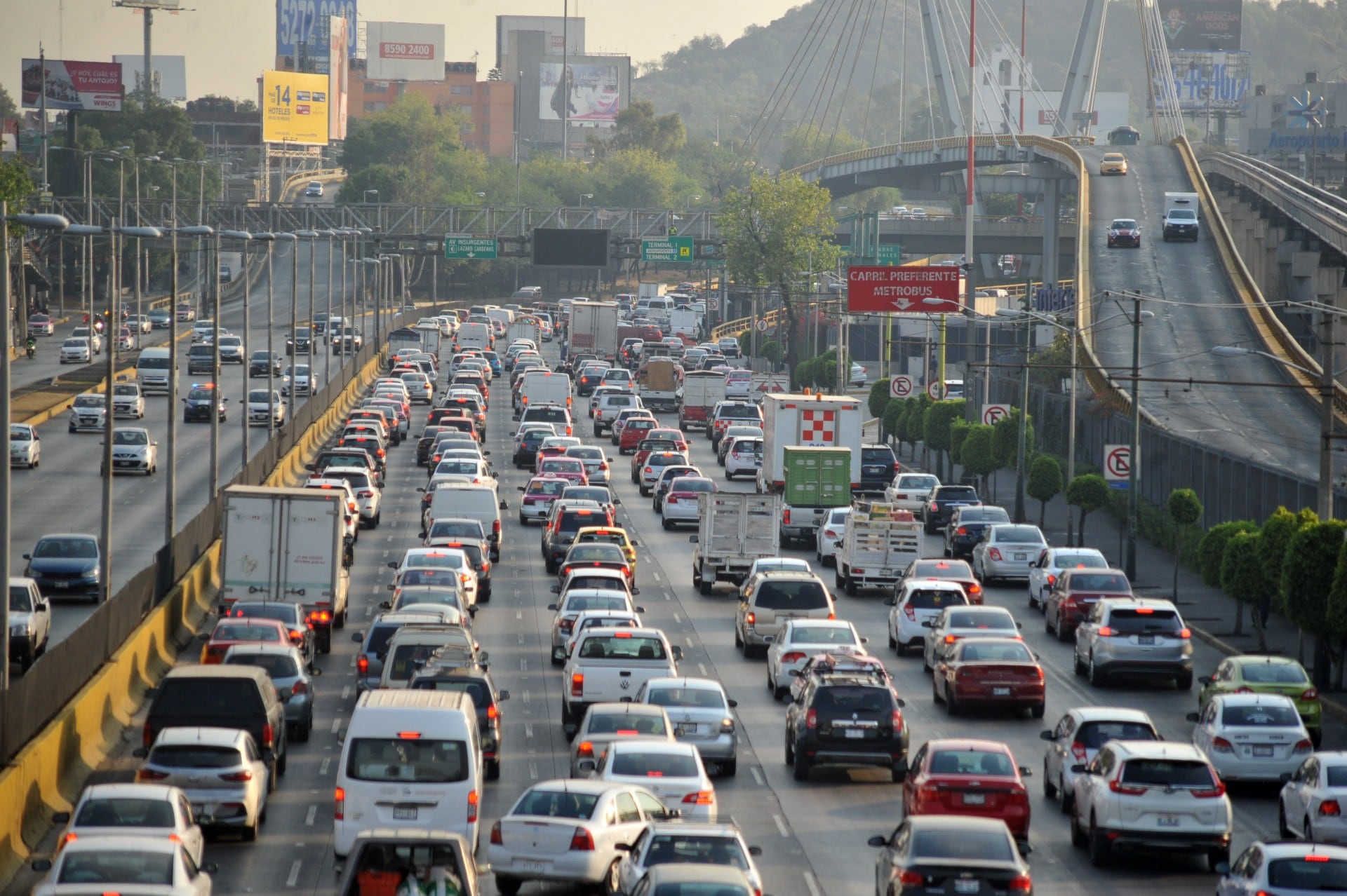 Vehículos exentos abarcan eléctricos, híbridos, autos con matrícula ecológica, de emergencia, transporte escolar y de personal, y los destinados al traslado de personas con discapacidad. (Foto: Armando Monroy/ Cuartoscuro)