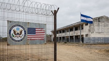 Estados Unidos impondrá restricciones de visa a más de 100 funcionarios nicaragüenses tras muerte de líder indígena
