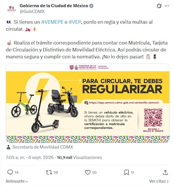 Captura de una publicación en red social con un cartel publicitario sobre vehículos eléctricos, código QR y enlaces institucionales