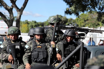 Las Fuerzas Armadas y la Policía ejecutarán acciones conjuntas contra estructuras criminales.
Autoridades buscan fortalecer la presencia operativa en distintos corredores del país. (Foto: EFE/ Gustavo Amador)