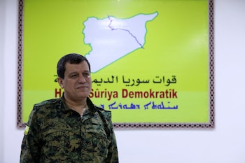 Mazloum Abdi anunció en Damasco la disolución de las Fuerzas Democráticas Sirias como fuerza militar independiente (Reuters)