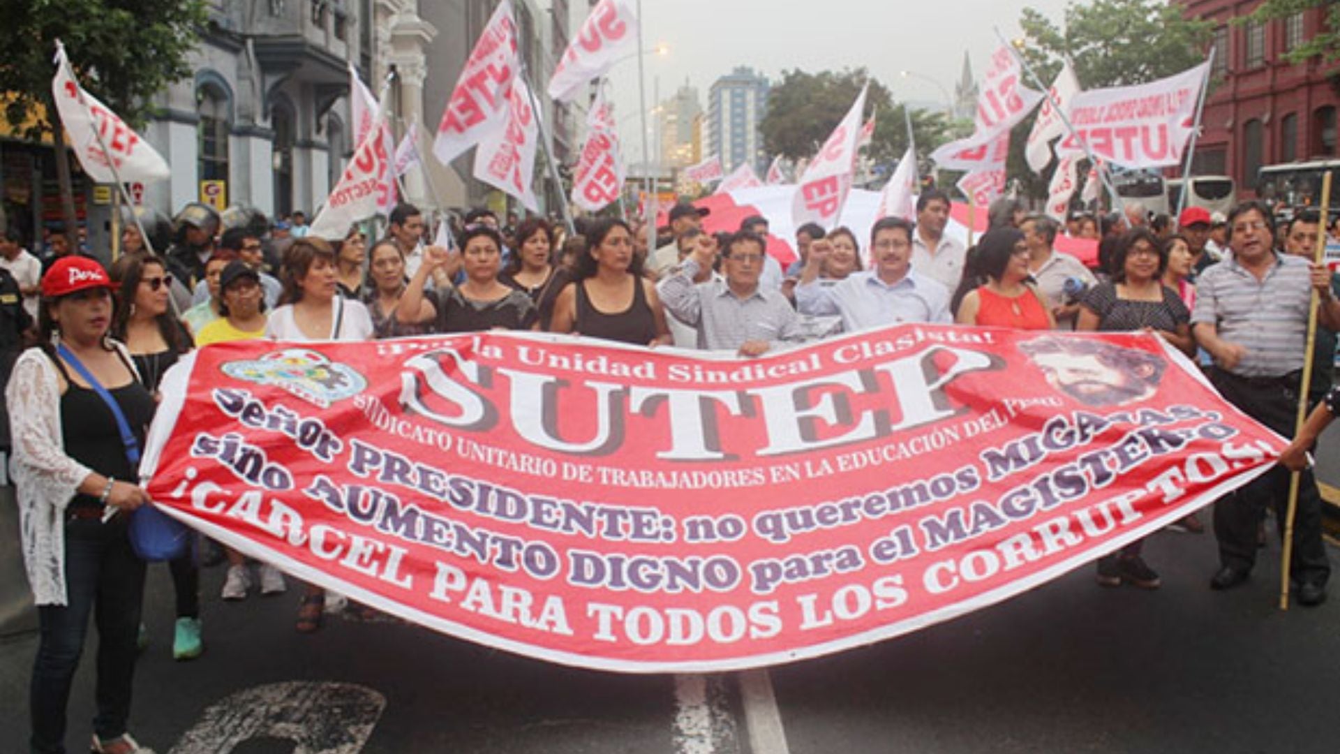 Sutep anuncia paro de 24 horas este jueves 23 de mayo: ministro de Educación descarta movilización| Foto: Sutep (imagen referencial)