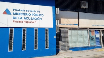 Condenaron a 6 años de prisión a una mujer por robar una moto junto a un adolescente con un arma falsa en Santa Fe