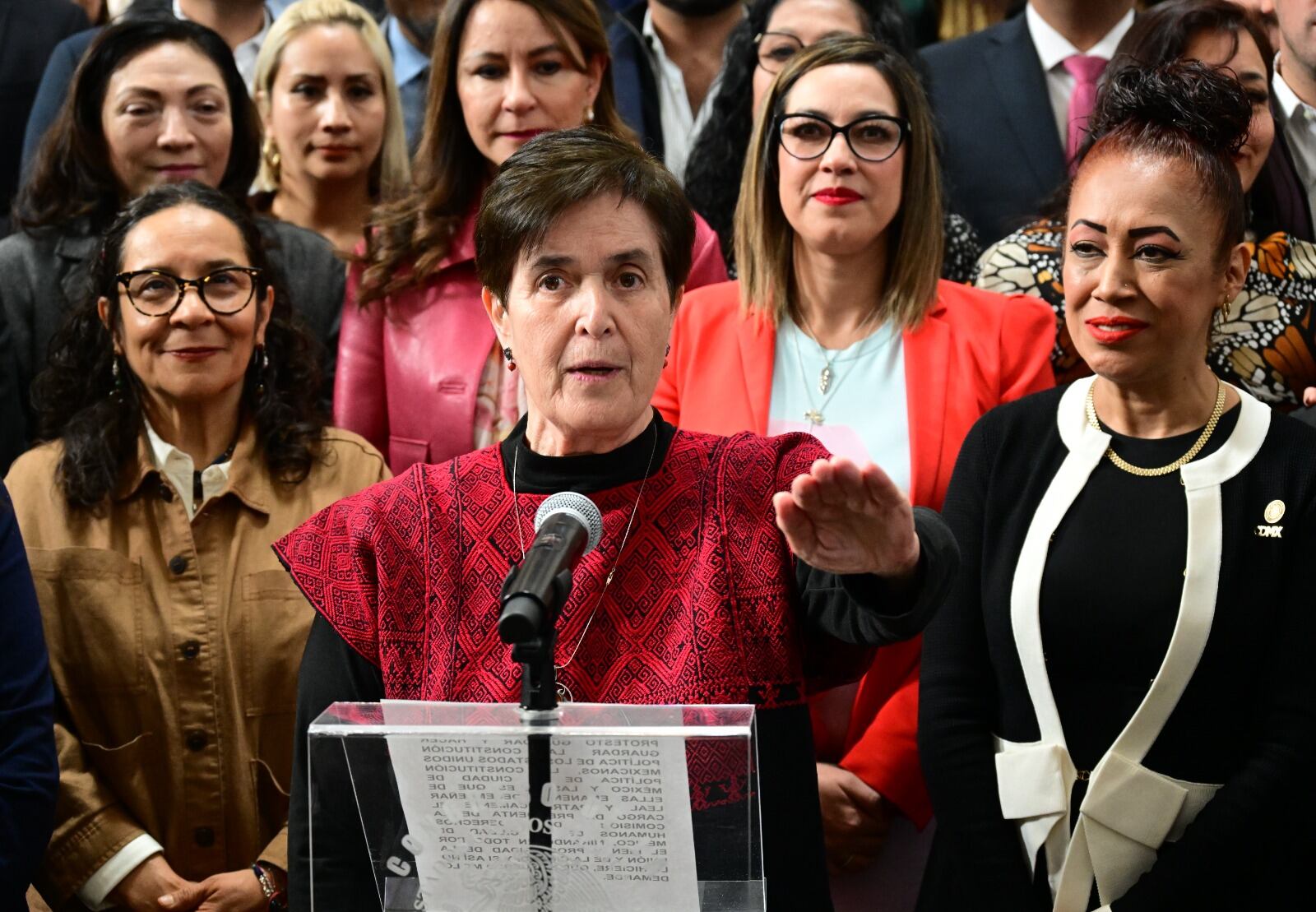 María Dolores González es la nueva titular de la Comisión de Derechos Humanos en CDMX: colectivos de búsqueda respaldan designación