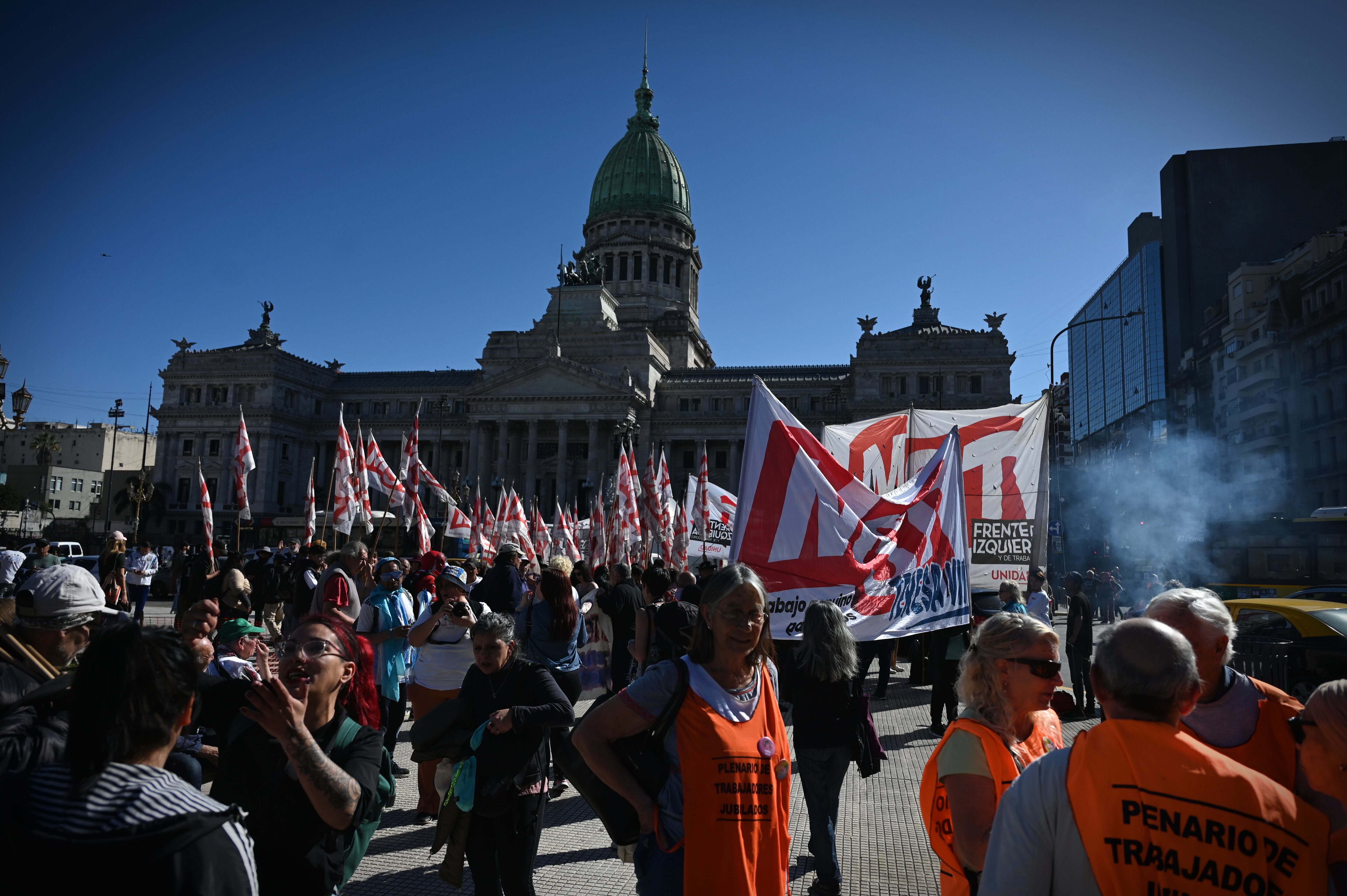 Las columnas se reúnen en el Congreso y marchan a Plaza de Mayo (RS Fotos)
