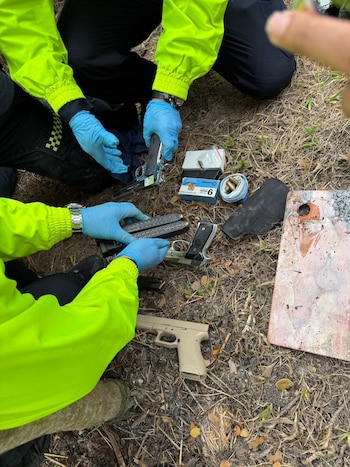 El criminal tenía armas y