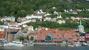 De capital vikinga a destino turístico imperdible: así es Bergen, la ciudad que enamora en el Atlántico Norte