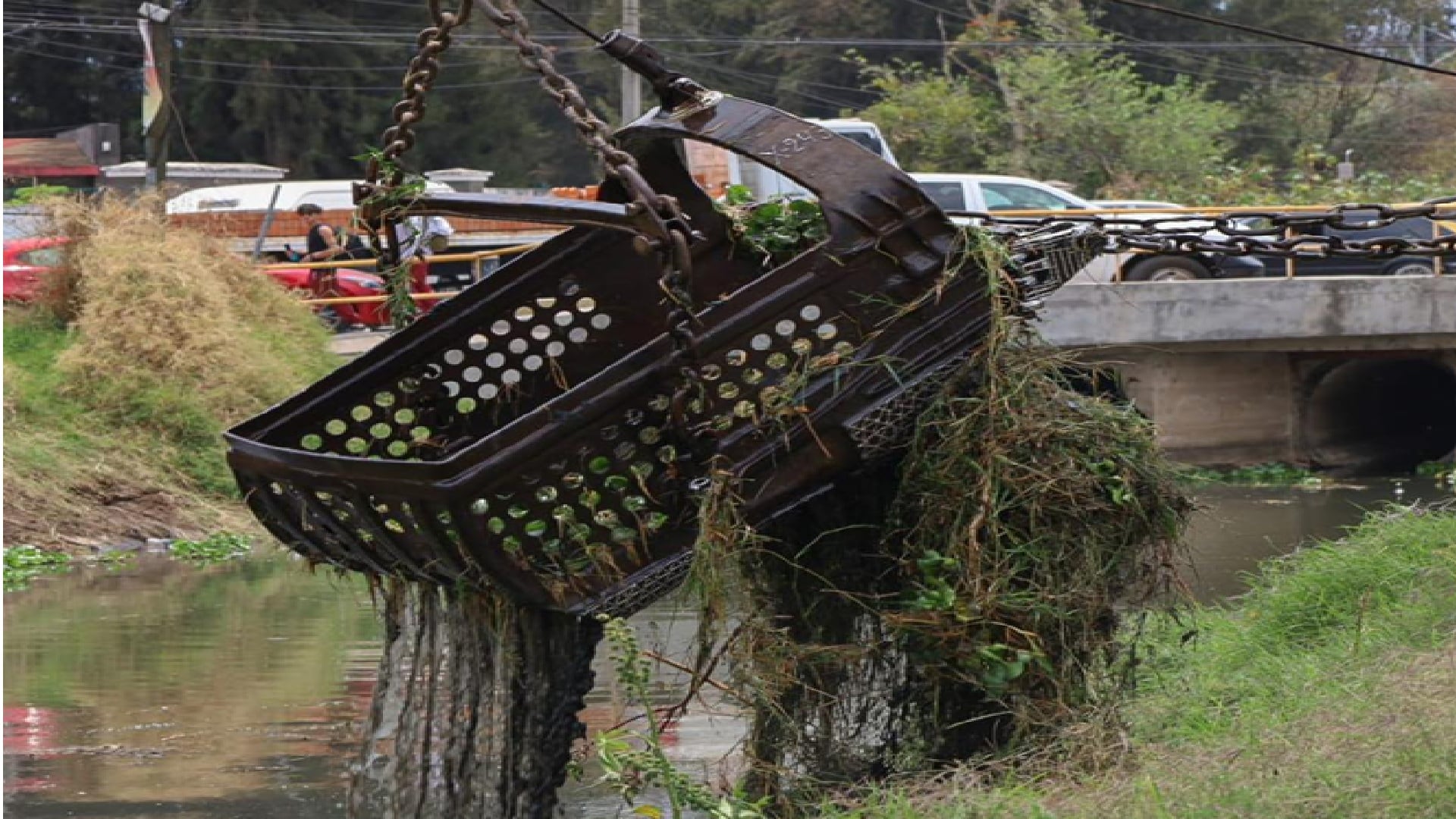 Programa preventivo para limpiar cuerpos de agua y redes en Morelia, Michoacán