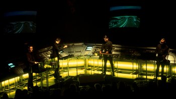 Kraftwerk actuando en el Park