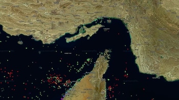 Dónde están los petroleros que aguardan para cruzar el estrecho de Ormuz ante el bloqueo naval decretado por Estados Unidos