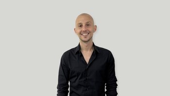 Julián Burstein es director de