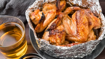 Cómo hacer alitas de pollo al ajillo utilizando el horno, una receta fácil para sorprender