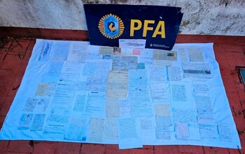 Dos detenidos por amenazar al embajador de Estados Unidos y su familia