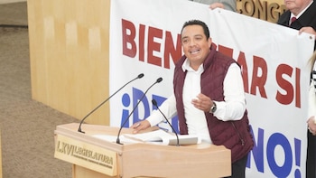 Atacan a balazos negocio del