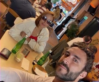 Aunque habrían reanudado su relación inicialmente a distancia, se conoció una foto de los dos actores juntos en Bogotá, como prueba de una visita del actor a Majida Issa - crédito Canal RCN captura de pantalla